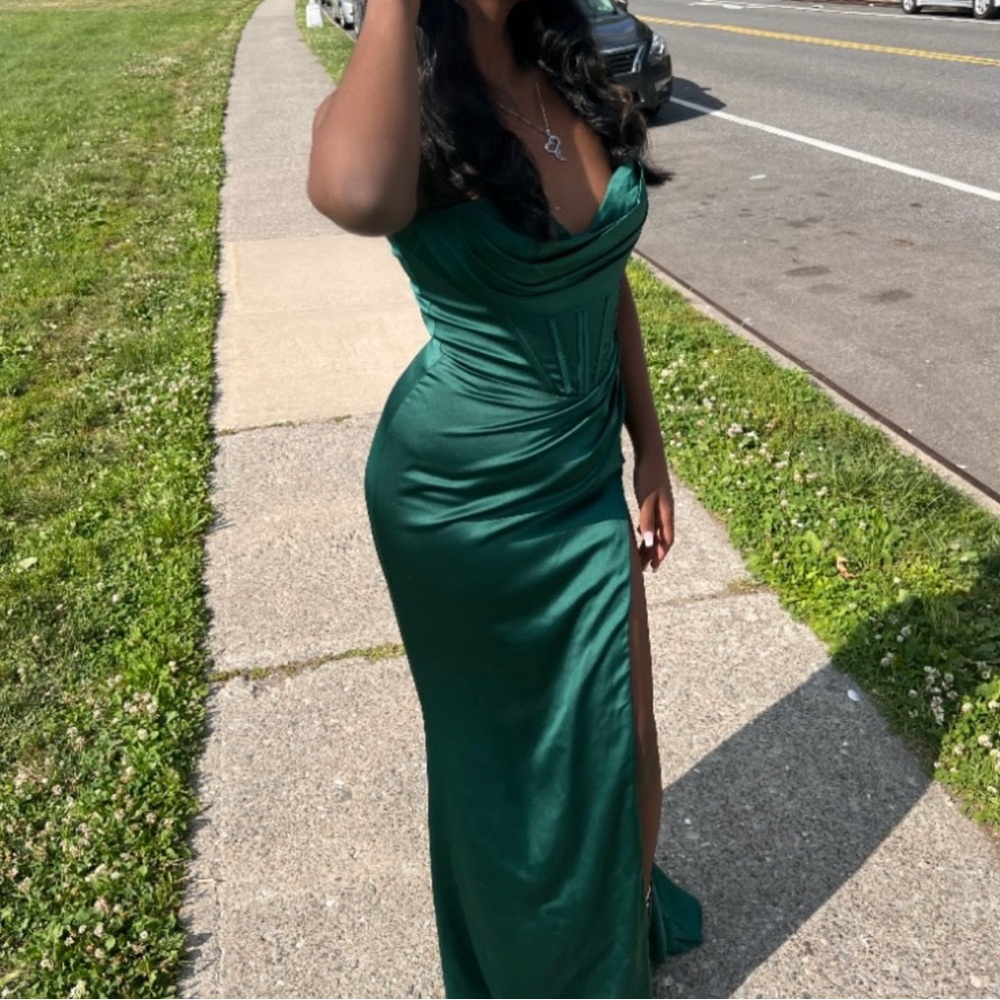 Elegant Green Satin Evening Gown